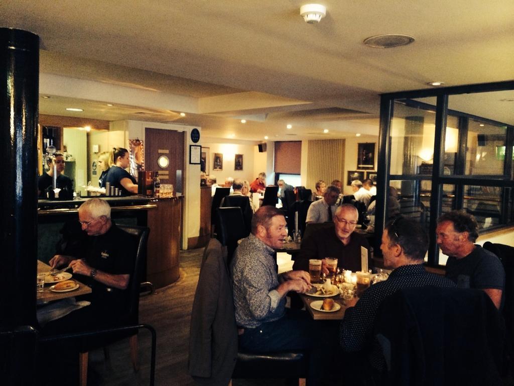 The Pipers' Tryst Hotel غلاسغو المظهر الخارجي الصورة